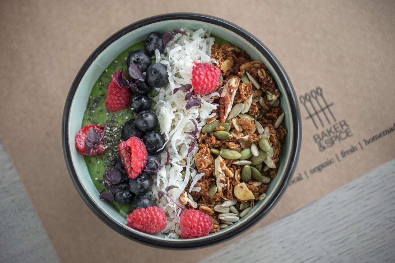 Shirvan Hotel City Yard Cidde Dış mekan fotoğraf A smoothie bowl